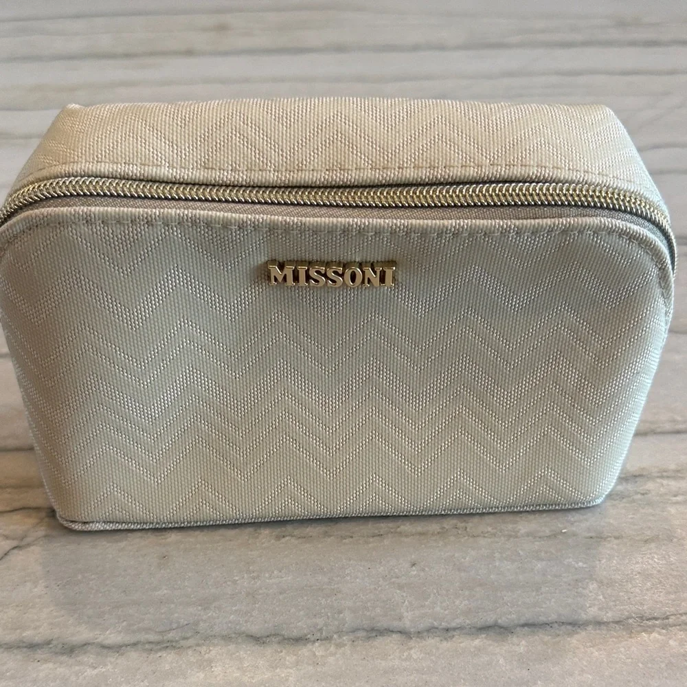 Missoni Cream Chevron Cosmetic Pouch with Gold Logo. Missoni for Delta One